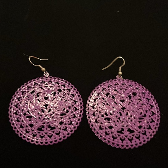 Purple Lace-like Round Dangly  Earrings - Picture 17 of 17